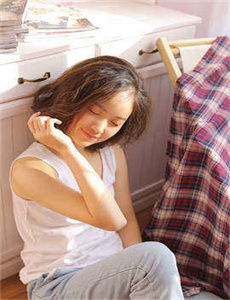 亚洲精品无码一区二区-巜年轻的小婊3免费看